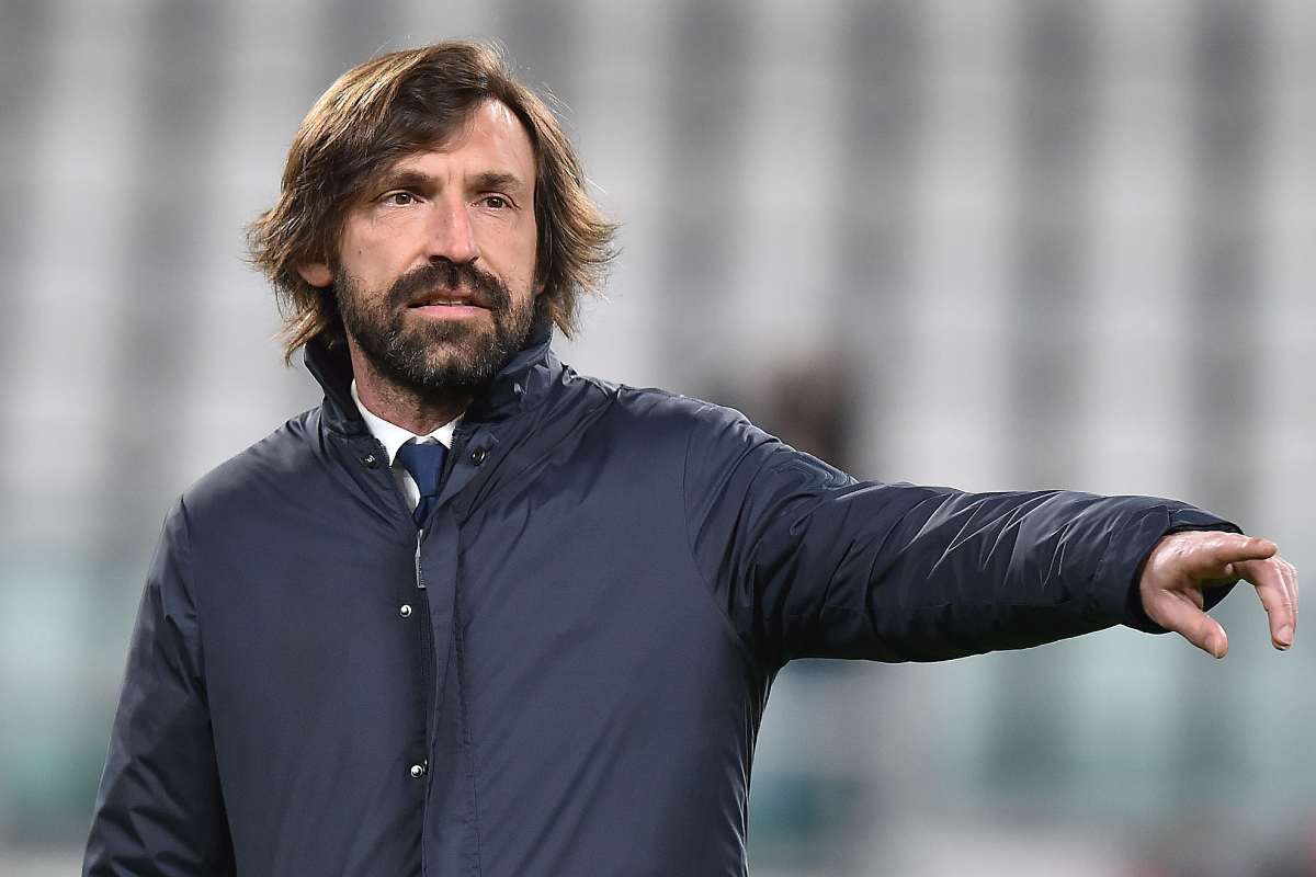Pirlo dà indicazioni