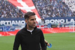 L'allenatore del Como Cesc Fabregas