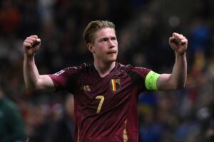 De Bruyne esulta