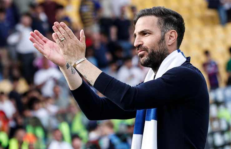 Cesc Fabregas applaude
