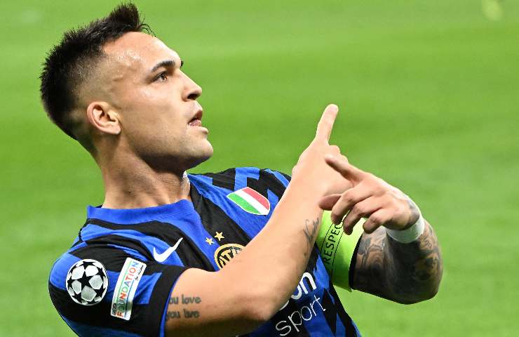 Lautaro Martinez esulta