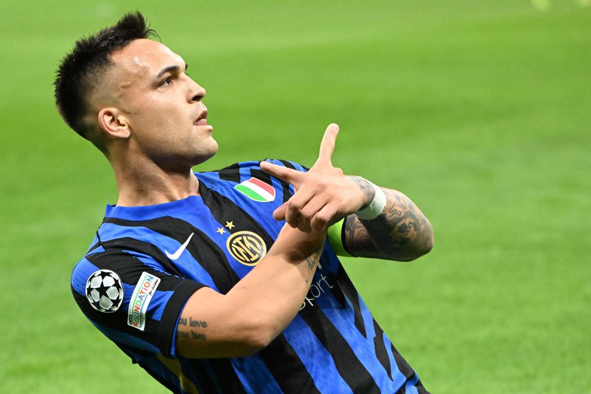 Lautaro Martinez esulta