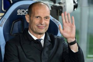 Massimiliano Allegri saluta