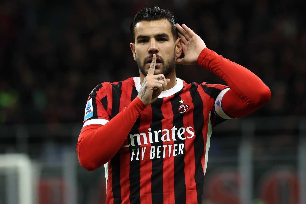 Theo Hernandez esulta