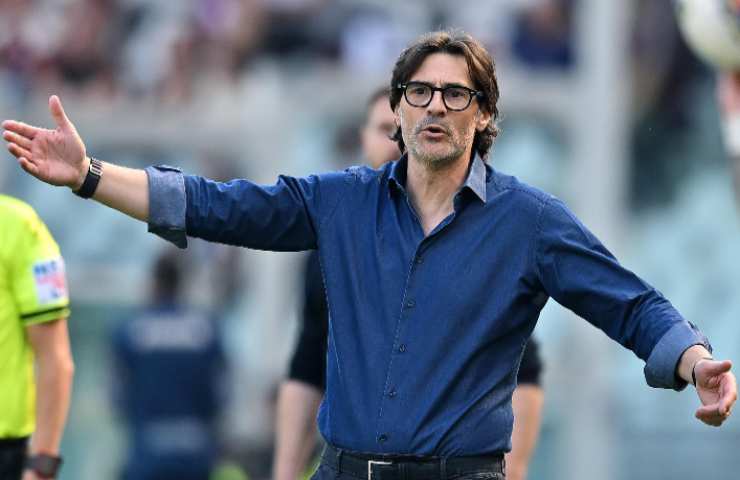 Paolo Vanoli guarda la squadra