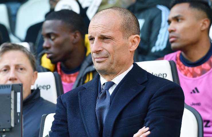 Allegri seduto in panchina