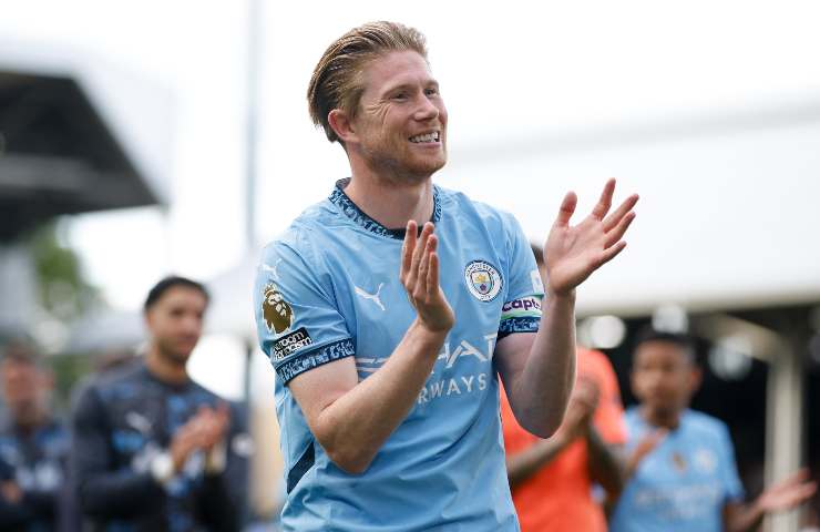 De Bruyne applaude