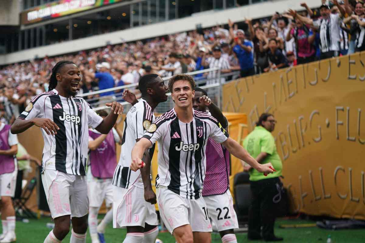 Giocatori della Juve esultano