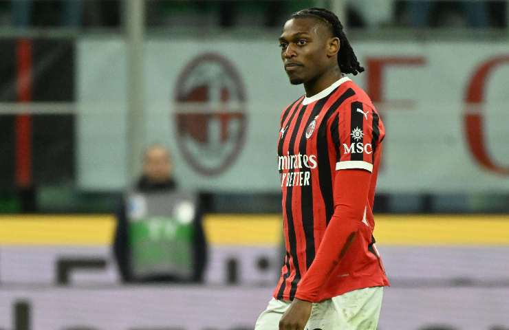 Rafa Leao passeggia