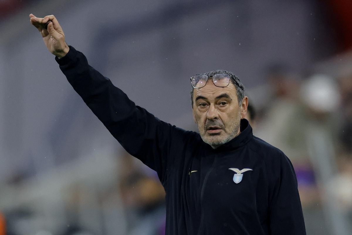Maurizio Sarri dà indicazioni