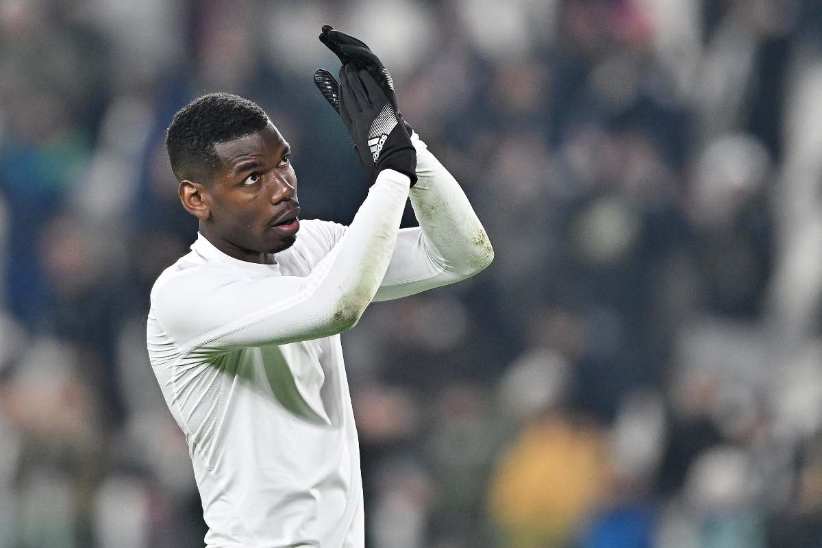 Pogba applaude