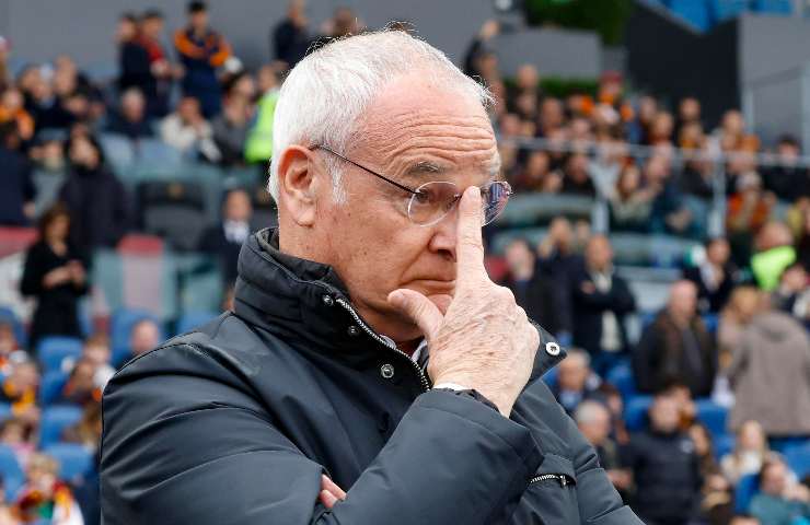 Ranieri si aggiusta gli occhiali