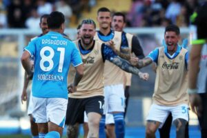 Giocatori del Napoli esultano
