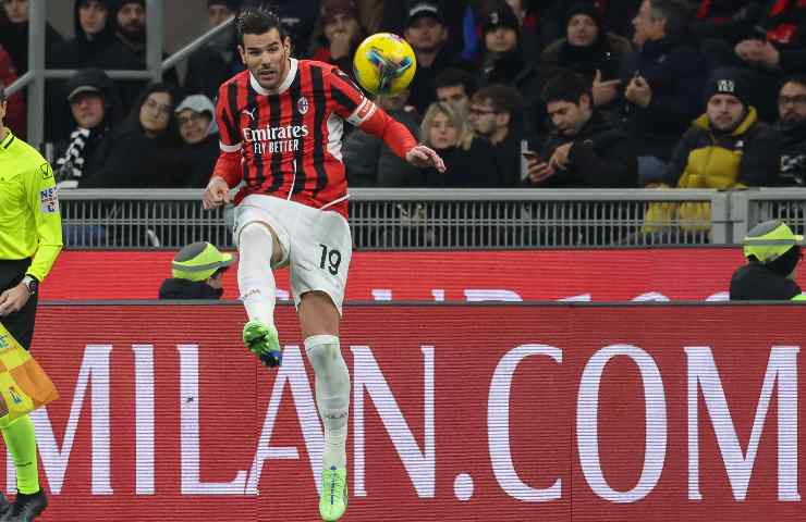 Theo Hernandez in azione