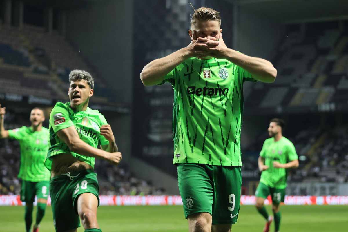 Viktor Gyokeres esulta