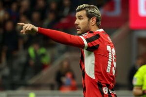 theo hernandez col milan