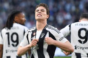yldiz indica lo stemma della juventus