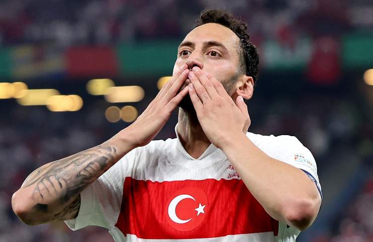 Calhanoglu esulta