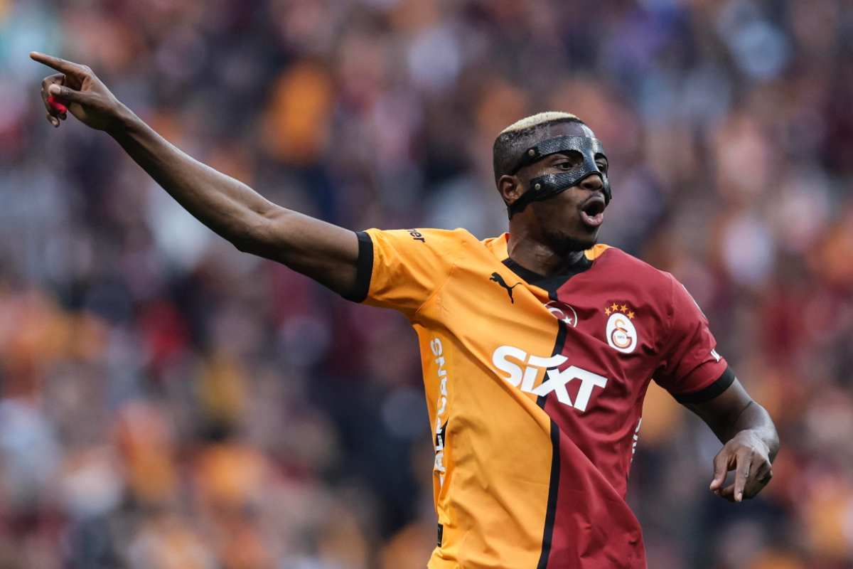 Victor Osimhen dà indicazioni
