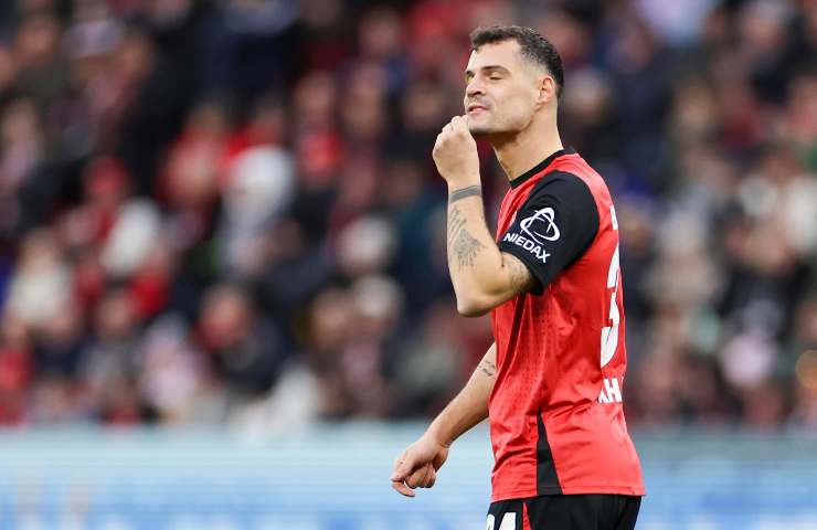 Xhaka si dispiace