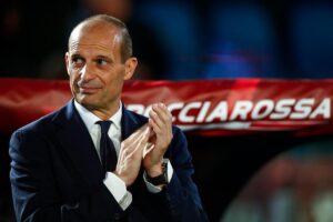 allegri applaude in panchina