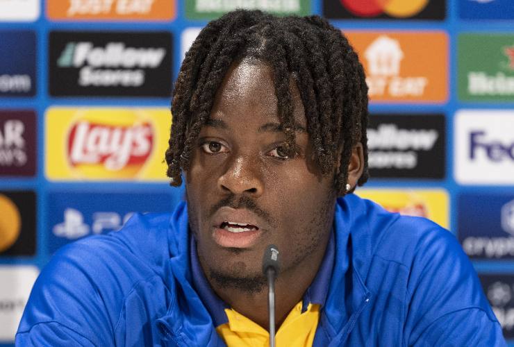 bisseck in conferenza stampa con l'inter