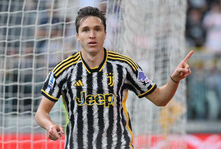 chiesa con la maglia della juventus