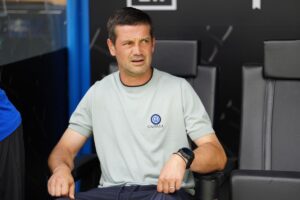 chivu in panchina con l'inter