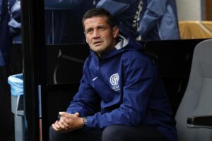 chivu in panchina con l'inter