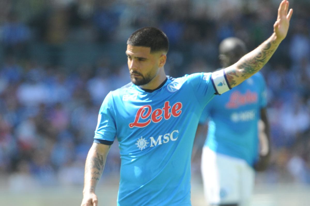 lorenzo insigne con la maglia del napoli