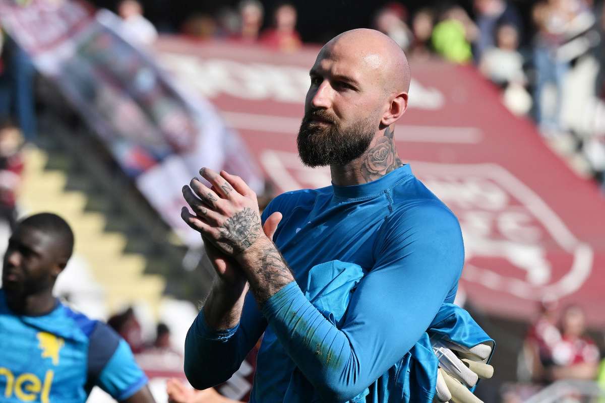 milinkovic savic applaude i tifosi del torino