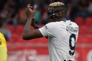 osimhen in campo col napoli