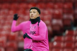 sancho si riscalda con il chelsea