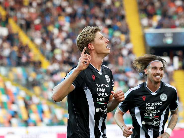 Thomas Kristensen esulta dopo un gol