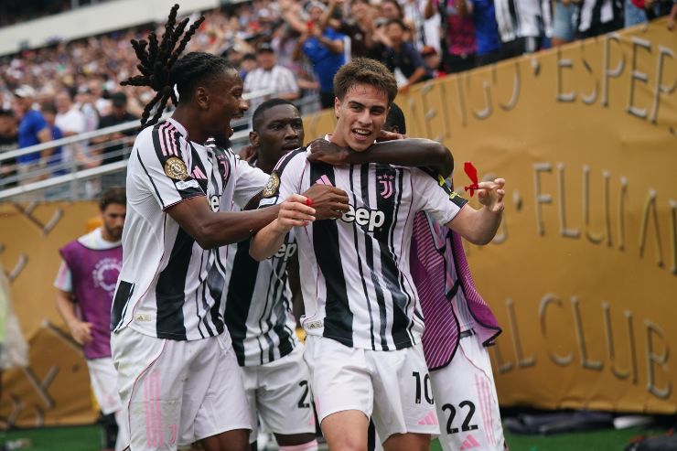 L'esultanza dei giocatori della Juve dopo il gol