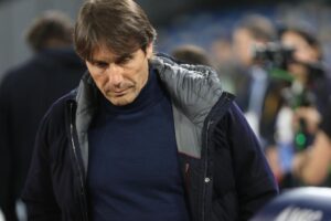 antonio conte pensieroso