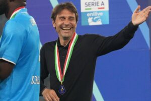 conte durante i festeggiamenti dello scudetto del napoli