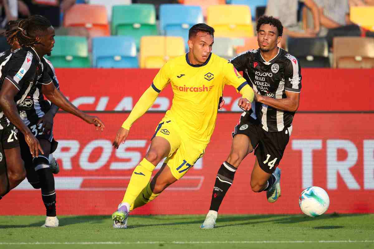 Giovane in azione in Udinese-Verona