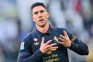 vlahovic si dispera con la juventus
