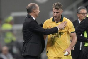 Allegri e Santiago Gimenez