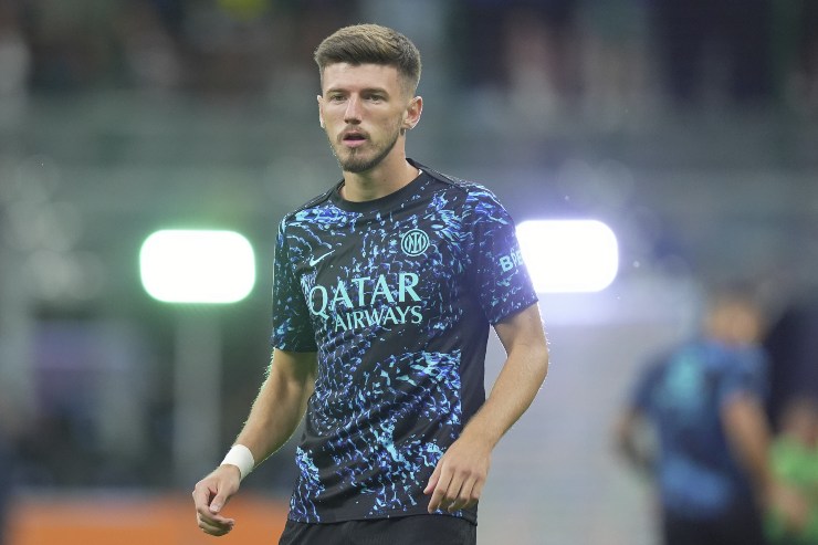 Petar Sucic durante il riscaldamento