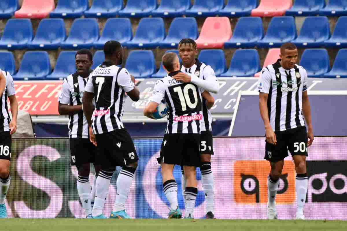 Deulofeu con altri giocatori dell'Udinese
