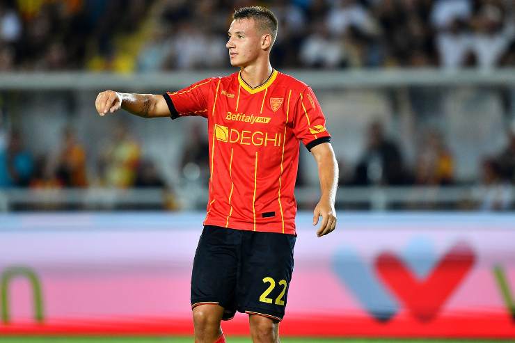 Francesco Camarda dà indicazioni ai compagni di squadra