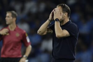 Alberto Gilardino con le mani sul volto