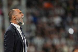 Igor Tudor urla ai suoi dalla panchina