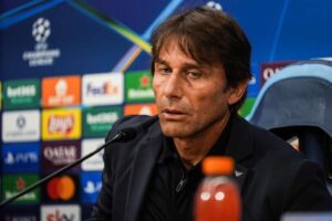 Antonio Conte in conferenza stampa