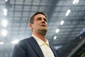 Chivu serio