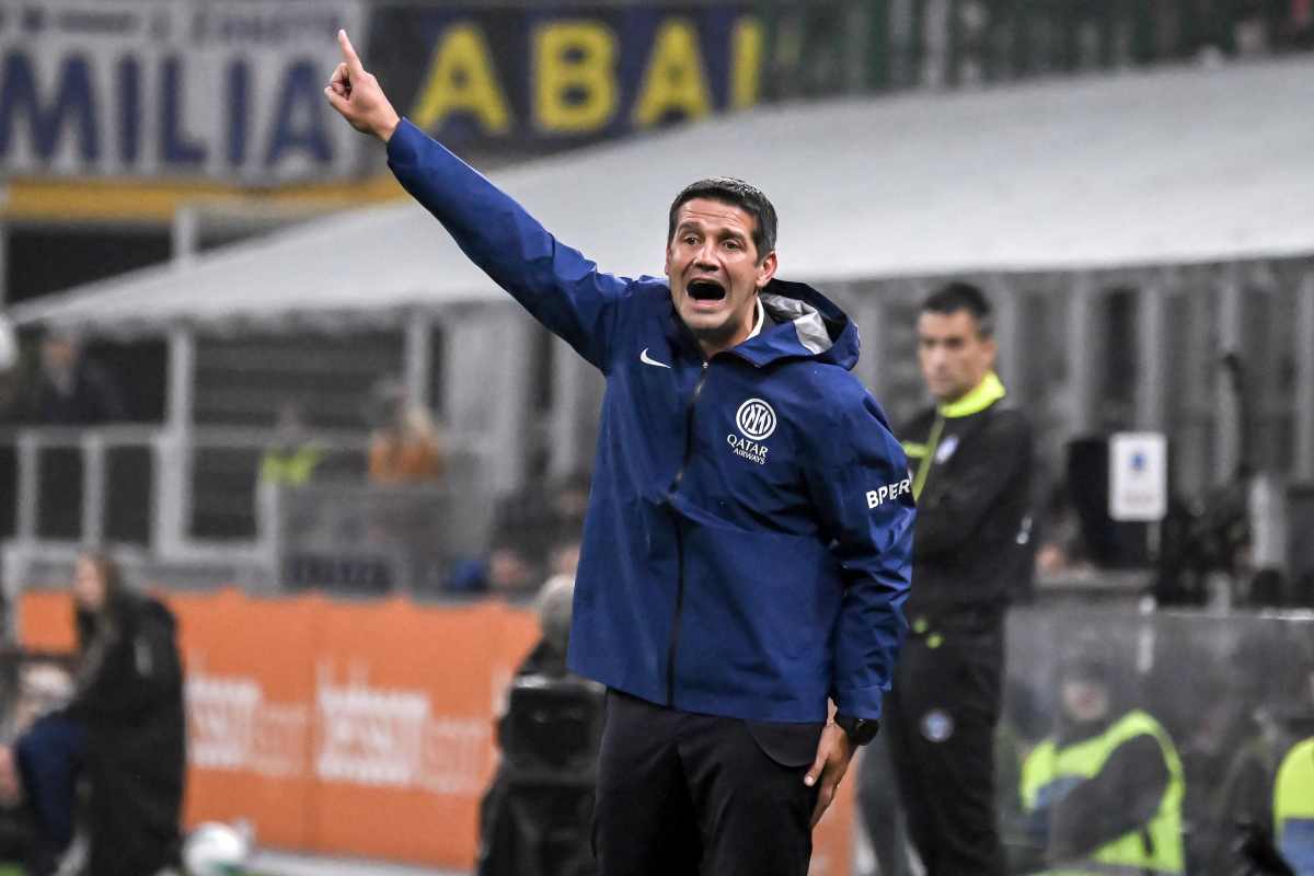 Chivu sulla panchina dell'Inter