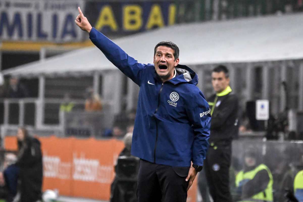 Chivu sulla panchina dell'Inter