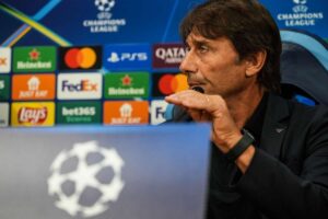 Antonio Conte in conferenza stampa